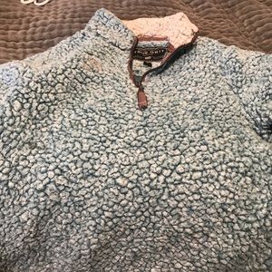 True Grit Pullover size S.